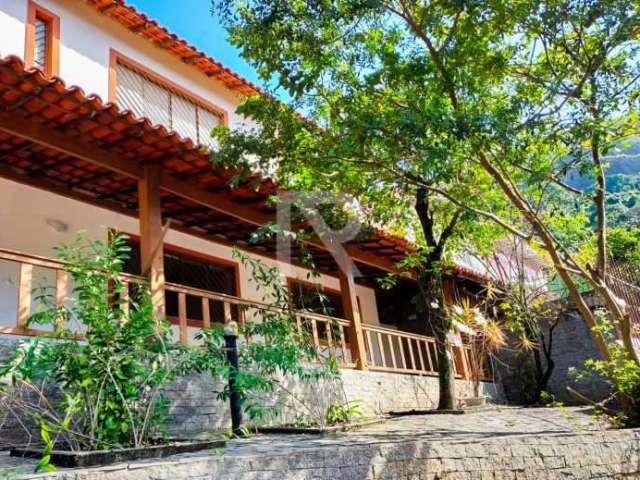 Casa com 4 quartos à venda na Rua Carajás, São Francisco, Niterói, 380 m2 por R$ 1.300.000