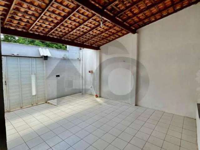 Casa Para Vender com 3 quartos 2 suítes no bairro Cohatrac em São Luís