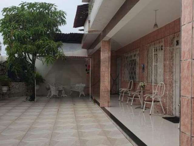 Casa Para Vender com 7 quartos 3 suítes no bairro Pereira Lobo em Aracaju