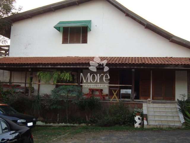 VENDA de Casa com 4 Quartos, sendo 2 Suítes, Cozinha Planejada, no bairro Parque Manoel de Vasconce