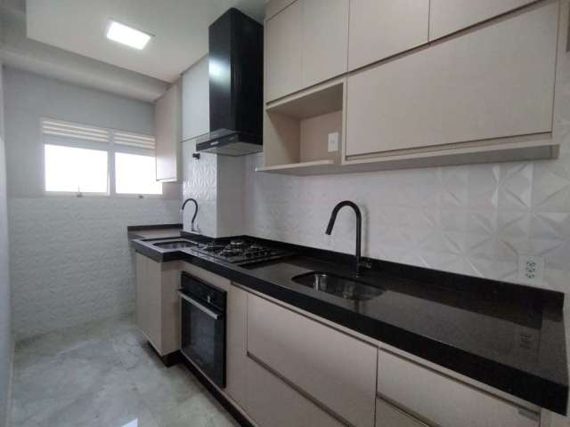 VENDA de Apartamento 2 Quartos, Último Andar, 1 Suíte, Cozinha Planejada, Varanda, Linda Vista em C