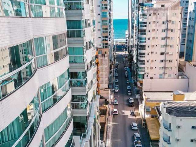 Apto à Venda de 3 quartos  em Meia Praia, Itapema a poucos metros do Mar