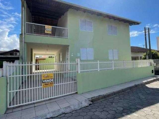 Casa para Venda em Balneário Piçarras, CENTRO, 6 dormitórios, 2 suítes, 4 banheiros, 4 vagas