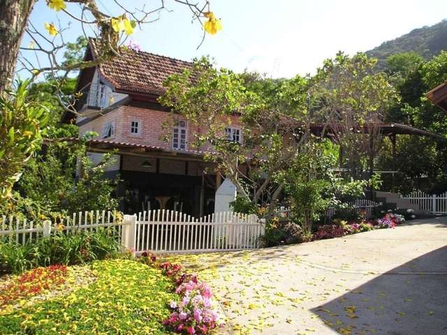 Casa à venda no bairro Sambaqui - Florianópolis/SC