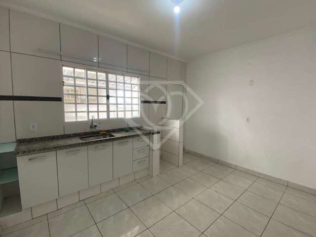 Casa para Locação em Indaiatuba, Jardim Colonial, 3 dormitórios, 1 suíte, 2 banheiros, 1 vaga