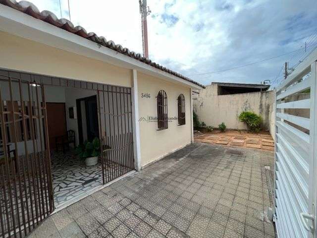 Casa com 3 quartos, 118m² à venda em Candelária, Natal/RN