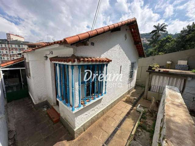 Casa com 2 dormitórios à venda, 72 m² por R$ 620.000,00 - Várzea - Teresópolis/RJ