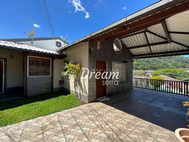 Casa com 3 dormitórios à venda, 200 m² por R$ 890.000,00 - Bom Retiro - Teresópolis/RJ