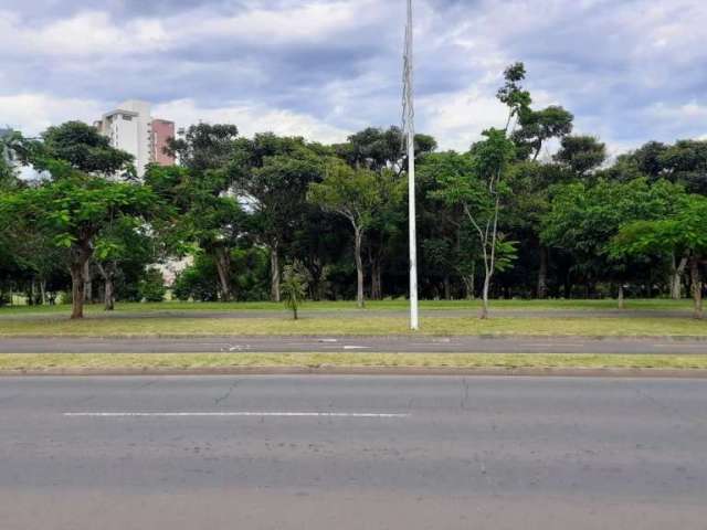 Terreno comercial com 330,69 m² e testada de 12,00 m² na Avenida do Parque Ecológico em Indaiatuba.