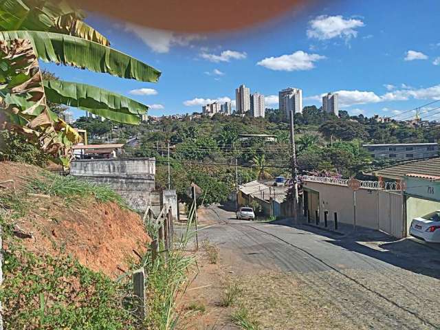 Casa com 3 quartos à venda na Recife, 699, Nova Esperança, Belo Horizonte por R$ 525.000