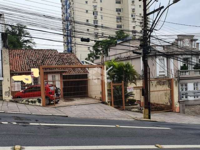 Casa comercial à venda na Rua Ramiro Barcelos, 823, Floresta, Porto Alegre por R$ 2.600.000