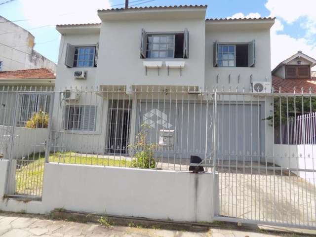 Casa com 7 quartos à venda na Rua Engenheiro Ryff, 137, Jardim São Pedro, Porto Alegre por R$ 1.250.000