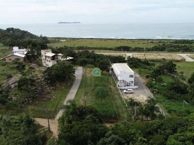 Terreno com 2.290 m², localizado a 700 mts da Praia da Gamboa em Garopaba SC.