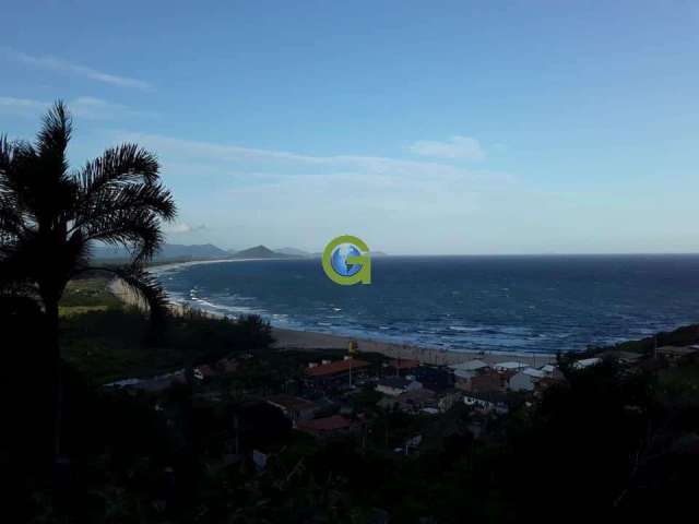 Terreno com vista privilegiada para o mar, na Praia da Gamboa, em Garopaba.