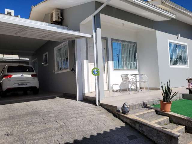 Casa à venda no Loteamento San Marino, no bairro Forquilhas em São José.