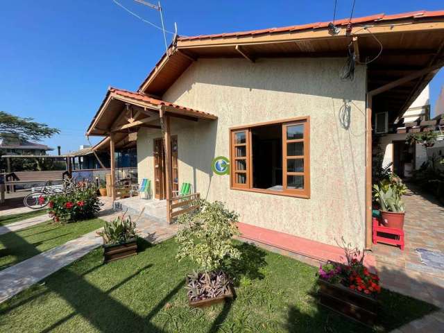 Excelente casa à venda na Praia da Gamboa, em Garopaba.