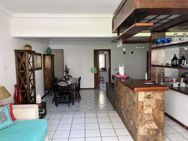 Excelente Apartamento Semi-Mobiliado à Venda no Centro de Florianópolis.

Este i