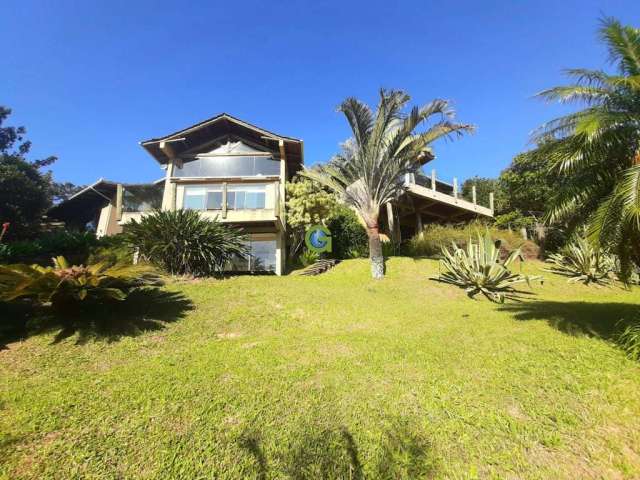 Magnífica Casa Alto Padrão na Praia da Silveira, em Garopaba.