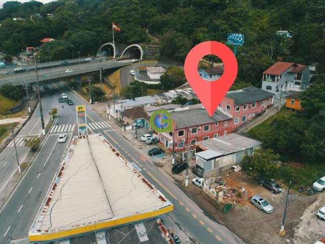 Ótimo imóvel comercial à venda no Saco dos Limões, em Florianópolis.