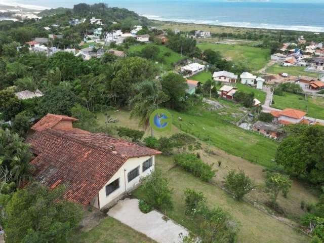 'Casa com Vista Mar em Gamboa, Garopaba: 120m², 2 Dorms, 2500m² Terreno'