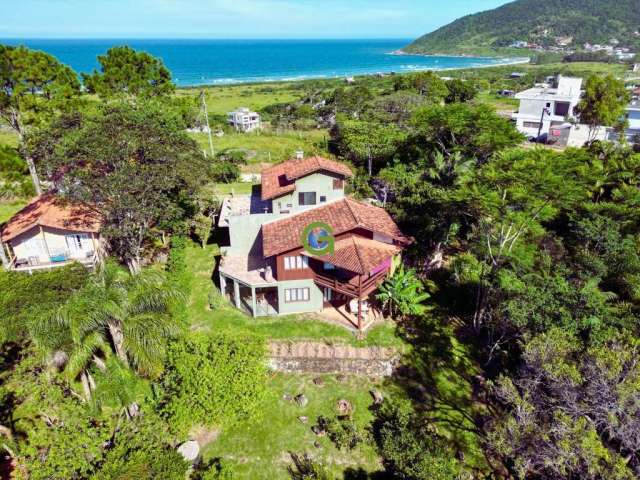 Residência Paradisíaca: Vista Panorâmica para o Mar, Campo e Natureza em Ambient