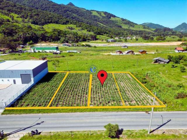 Terreno comercial com 480 m² á venda na rua geral de Paulo Lopes, a apenas 2 km