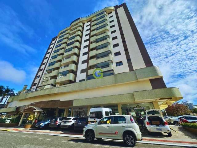 Apartamento mobiliado com 2 quartos, 1 suíte, piscina, 2 elevadores em São José