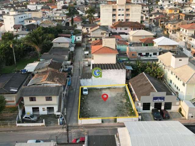 Terreno à Venda na Fazenda Santo Antônio - 300 m²