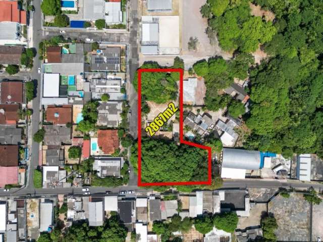 Terreno com um total de 2.867m2 no bairro adrianopolis em manaus