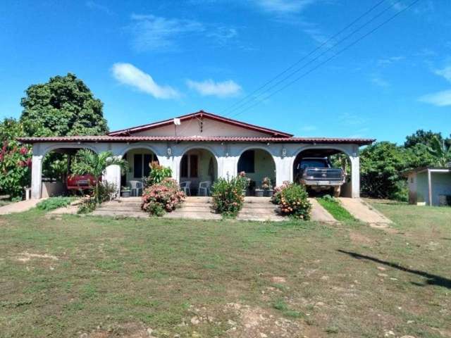 Fazenda com 600 hectares, Br 174, Km 500, Estado Roraima.