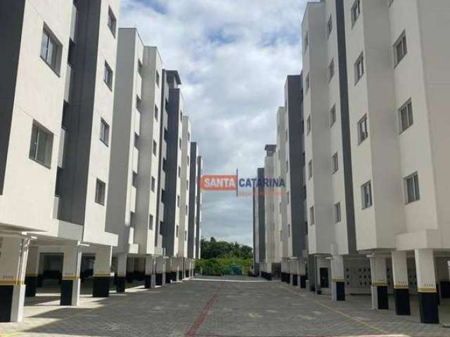 Apartamento com 2 dormitórios para alugar, 60 m² por R$ 2.962,46/mês - Cedros - Camboriú/SC