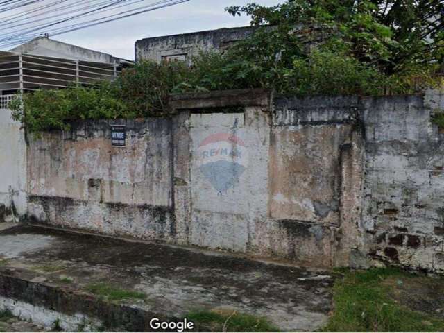 Casa em Jaguaribe 'Precisando de Restauração' (Preço Reduzido!)