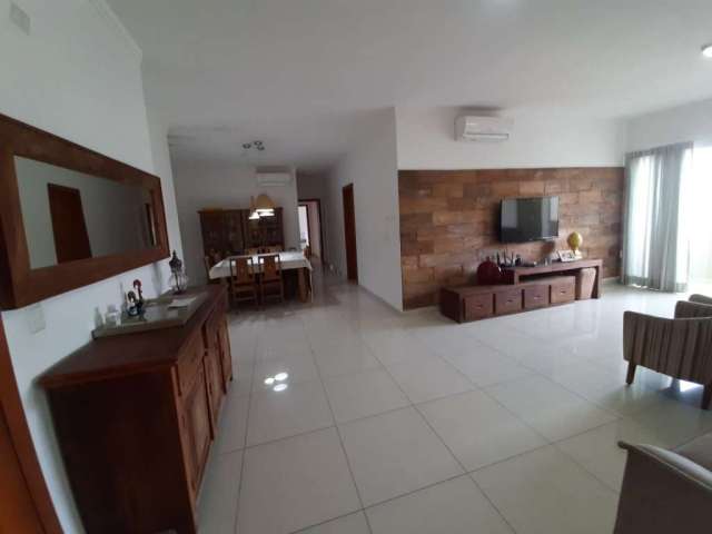 Apartamento - Padrão, para Venda em Ubatuba/SP