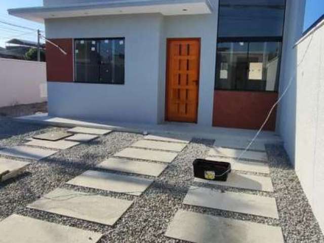 Casa para Venda em Rio das Ostras, Jardim Marilea, 2 dormitórios, 1 suíte, 2 banheiros, 1 vaga