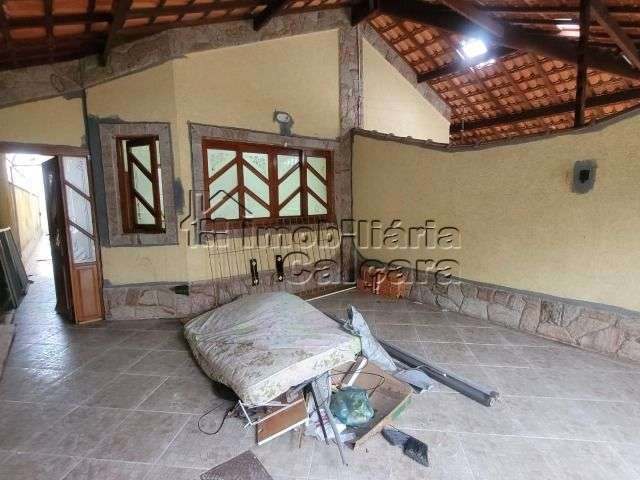 Casa com 02 dormitórios á 50 metros da praia!!!!