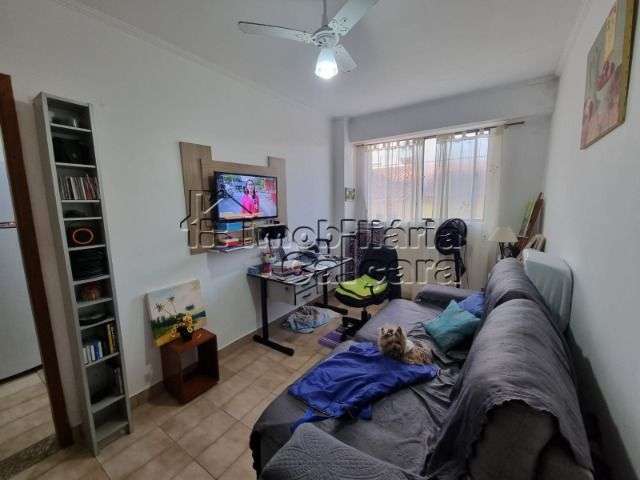 Apartamento com 01 dormitório á 100 metros da praia!!!