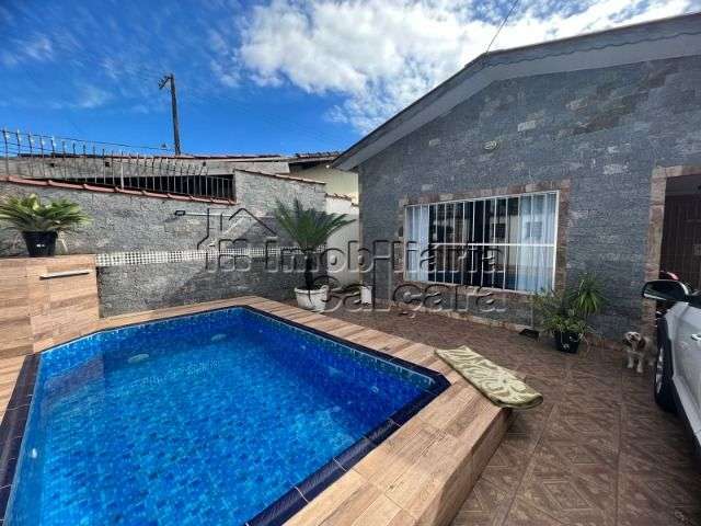 Casa com piscina - Maracanã Praia Grande/SP