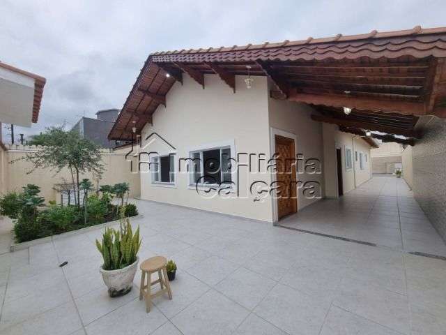 Casa com 4 quartos à venda na Rua dos Manacás, 298, Balneário Flórida, Praia Grande por R$ 1.350.000