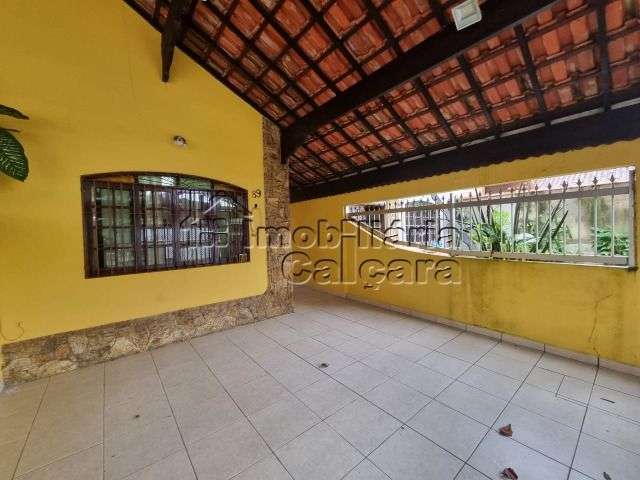 Casa com 02 dormitórios no Caiçara, á 80 metros da praia!!!