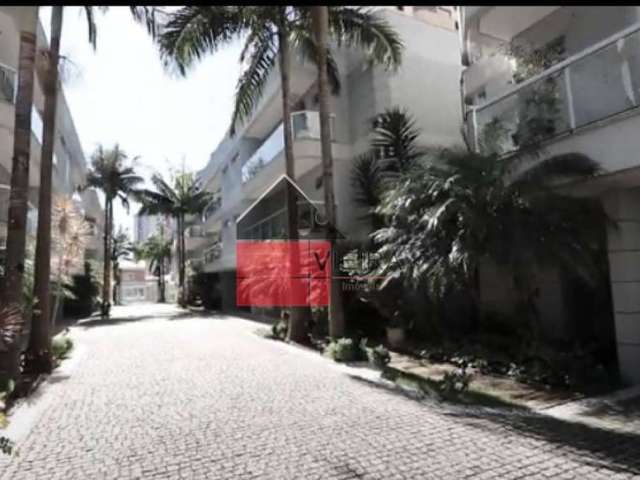 Casa para locação em condomínio fechado com 470mt² com 3 quartos e 3 vagas, Vila Gilda, Santo André