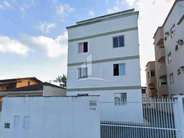 Apartamento semimobiliado no Vila Nova!