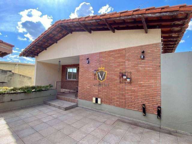 Casa com 3 dormitórios à venda, 280 m² por R$ 1.000.000,00 - Centro - Jundiaí/SP