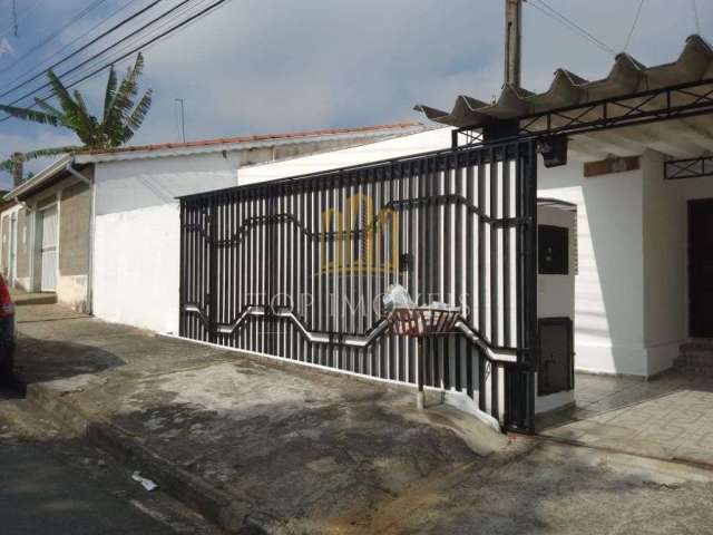 Excelente casa com3 dormitorios suite, no conjunto São Benedito, em otimo estado de conservação toda em porcelanato, aceita permuta por apartamento