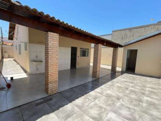 Vendo Casa em Bady Bassit. Com 2 Dormitórios.