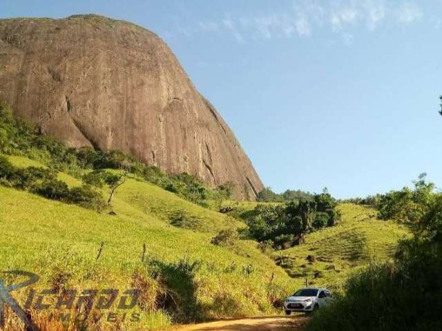 Chácara à venda em Cachoeirinha, área nobre da Zona Rural de Guarapari, à 5 minutos do trevo da BR 101.