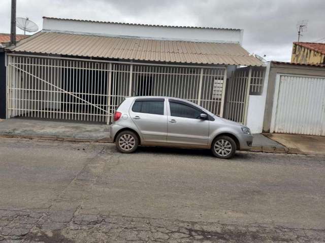 Casa em Tatuí (02 casas e salão comercial), Troco por casa em Navegantes/SC.