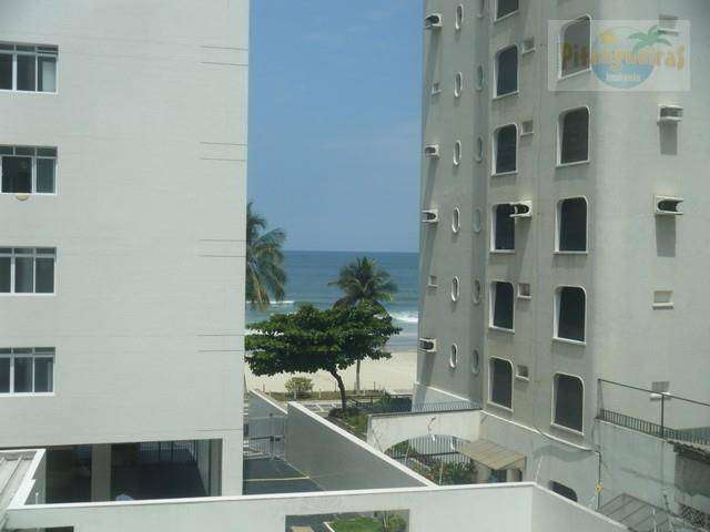 Praia de Astúrias, 30 m do Mar, Reformado, 2 garagens, 140 m² de área útil, 100 m da Praia de Pitangueiras, Linda Vista ao Mar.