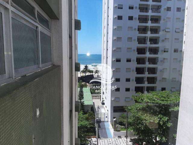 Apartamento amplo com 103 m² de área útil, reformado e com vista para o mar.