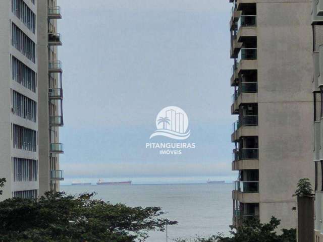 Apartamento amplo de 3 dormitórios sendo 3 suítes em uma ótima localização na praia das Pitangueiras.