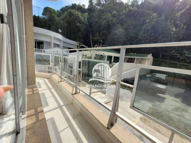 Apartamento reformado de 3 dormitórios sendo 2 suites na Praia das Pitangueiras.